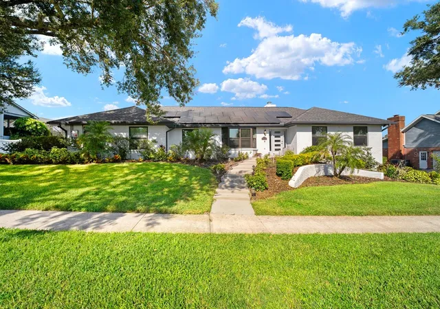 Photo 1 of Single family home for sale at 2709 Fairway View Dr, Valrico, FL 33596 | MLS# TB8543797 | Listing updated on 2026-10-10