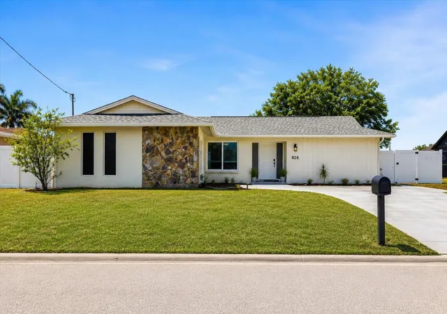 Photo 1 of Single family home for sale at 814 Ellicott Cir Nw, Port Charlotte, FL 33952 | MLS# N6145552 | Listing updated on 2026-08-30