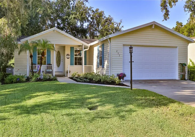 Photo 2 of Manufactured home for sale at 237 Navajo Dr, Oak Hill, FL 32759 | MLS# NS1089130 | Listing updated on 2026-09-26