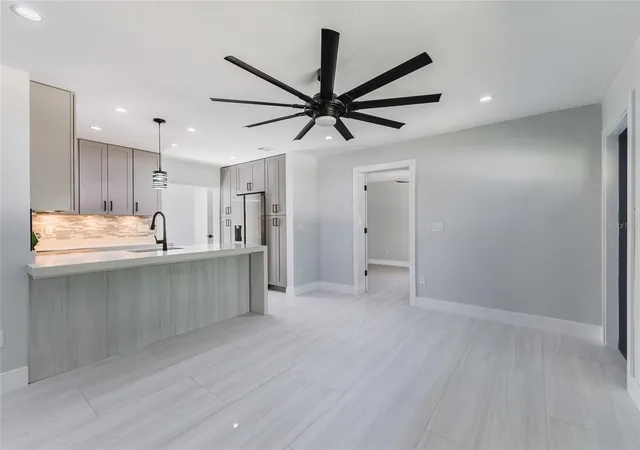 Photo 4 of Single family home for sale at 639 Hand Ave, Sarasota, FL 34232 | MLS# A4704498 | Listing updated on 2026-08-30