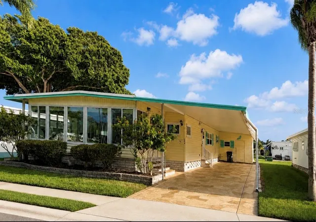 Photo 3 of Manufactured home for sale at 1100 Belcher Rd S #304, Largo, FL 33771 | MLS# TB8543802 | Listing updated on 2026-09-16