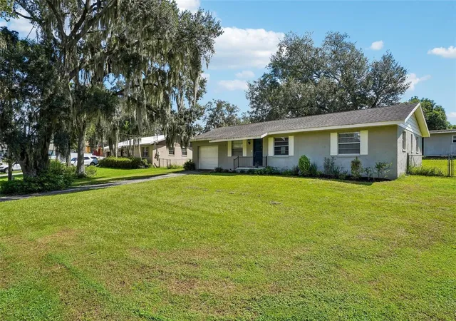 Photo 3 of Single family home for sale at 36146 Hickory St, Fruitland Park, FL 34731 | MLS# G5117176 | Listing updated on 2026-10-02