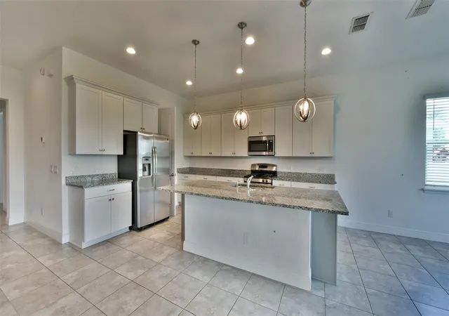 Photo 2 of Single family home for sale at 9152 Olmo Ct, Davenport, FL 33897 | MLS# O6437700 | Listing updated on 2026-08-31