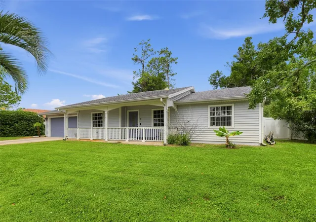 Photo 1 of Single family home for sale at 5 Banner Ln, Palm Coast, FL 32135 | MLS# FC321085 | Listing updated on 2026-10-28