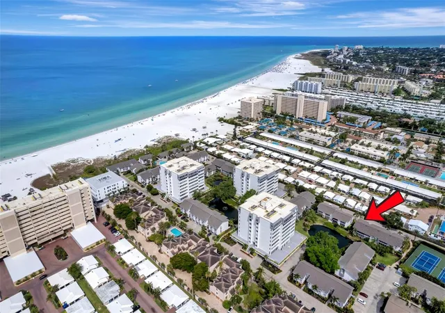Photo 2 of Condo for sale at 1130 W Peppertree Ln #118, Sarasota, FL 34242 | MLS# A4704502 | Listing updated on 2026-10-11