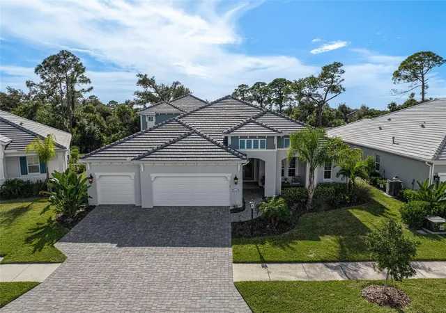 Photo 1 of Single family home for sale at 21345 Holmes Cir, Venice, FL 34293 | MLS# N6145554 | Listing updated on 2026-10-01