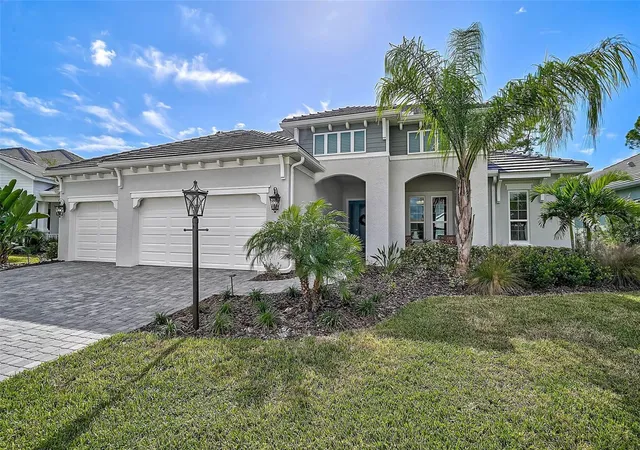 Photo 2 of Single family home for sale at 21345 Holmes Cir, Venice, FL 34293 | MLS# N6145554 | Listing updated on 2026-10-01