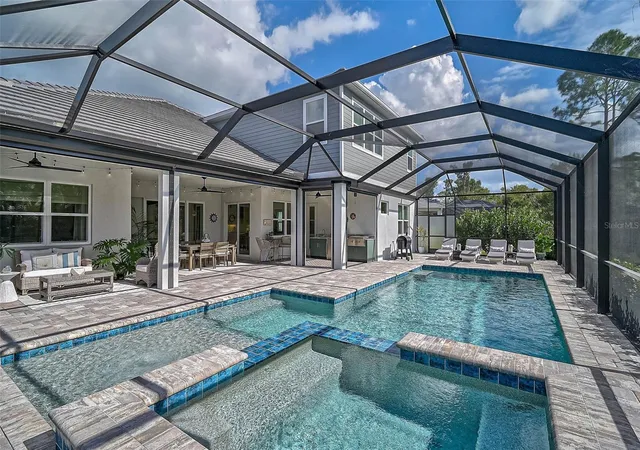 Photo 3 of Single family home for sale at 21345 Holmes Cir, Venice, FL 34293 | MLS# N6145554 | Listing updated on 2026-10-01