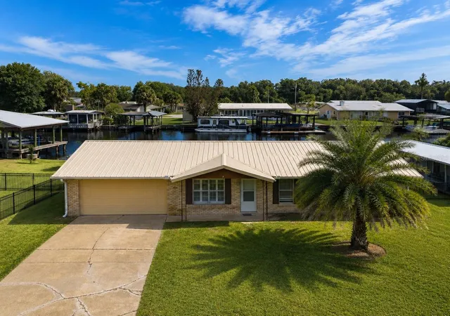 Single family home for sale at 1636 Juno Trl, ASTOR, FL 32102 | MLS# O6437706
