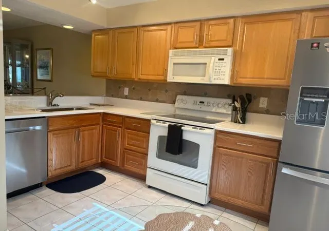 Listing Photo 5 - Condo for sale in building located at 105 Lakeview Wy, Oldsmar, FL 34677 - Unit #105