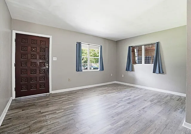 Photo 2 of Single family home for sale at 2014 Helms Ave, Leesburg, FL 34748 | MLS# O6437710 | Listing updated on 2026-10-05