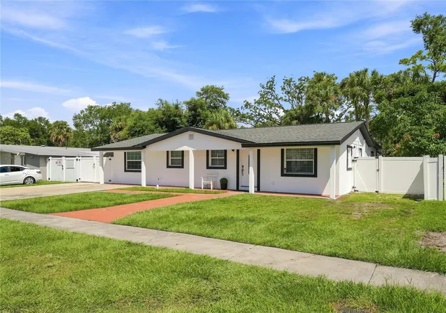 Single family home for sale at 6529 La Mesa Cir, TAMPA, FL 33634 | MLS# TB8543830