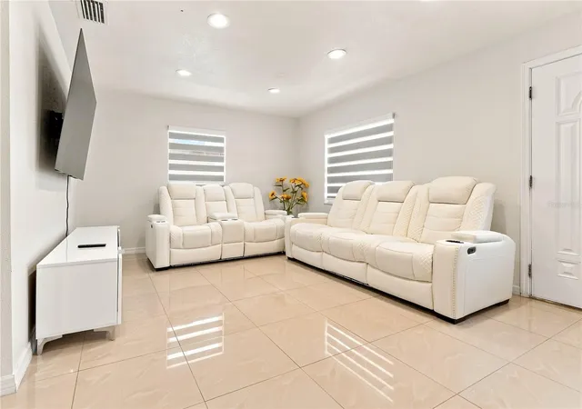 Photo 4 of Single family home for sale at 6529 La Mesa Cir, Tampa, FL 33634 | MLS# TB8543830 | Listing updated on 2026-09-20