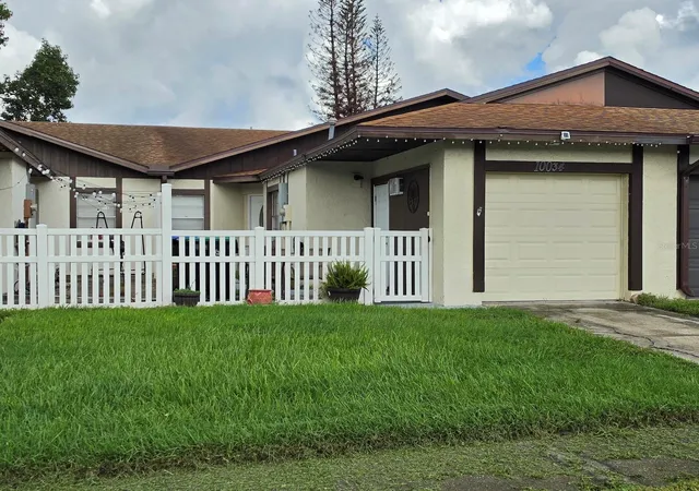 Photo 1 of Townhouse for sale at 10034 Brightfield Ct, Orlando, FL 32821 | MLS# O6437720 | Listing updated on 2026-10-10