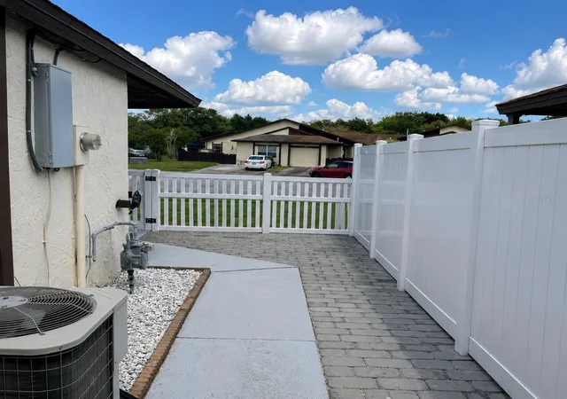 Photo 3 of Townhouse for sale at 10034 Brightfield Ct, Orlando, FL 32821 | MLS# O6437720 | Listing updated on 2026-10-10