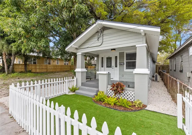 Photo 2 of Single family home for sale at 2410 E Columbus Dr, Tampa, FL 33605 | MLS# TB8543849 | Listing updated on 2026-10-07