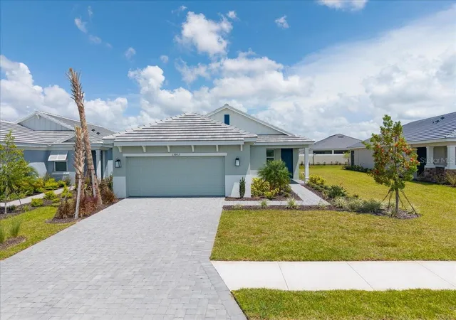 Photo 2 of Single family home for sale at 13902 Fletcher Dr, PALMETTO, FL 34221 | MLS# TB8543850 | Listing updated on 2026-10-09