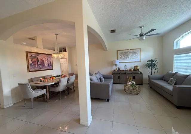 Photo 4 of Single family home for sale at 1378 Wildberry Ln, Deltona, FL 32725 | MLS# O6437726 | Listing updated on 2026-10-06