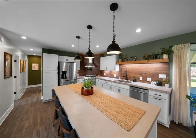 Photo 2 of Single family home for sale at 1005 Perkins St, Leesburg, FL 34748 | MLS# OM731383 | Listing updated on 2026-09-05