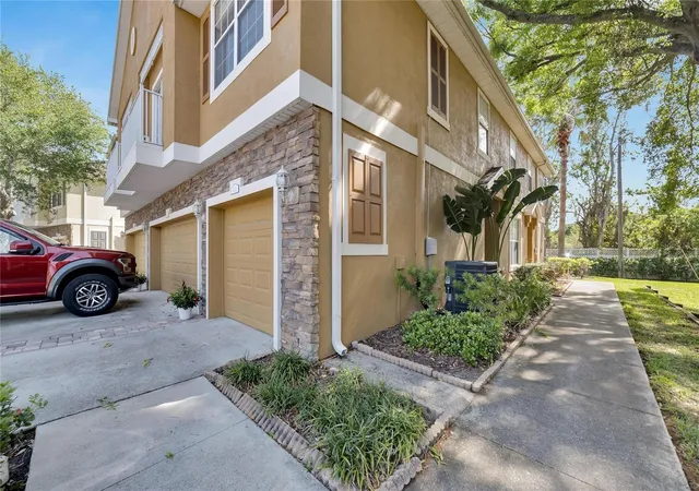 Listing Photo 4 - Condo for sale in building located at 7001 Interbay Blvd, Tampa, FL 33616 - Unit # 112