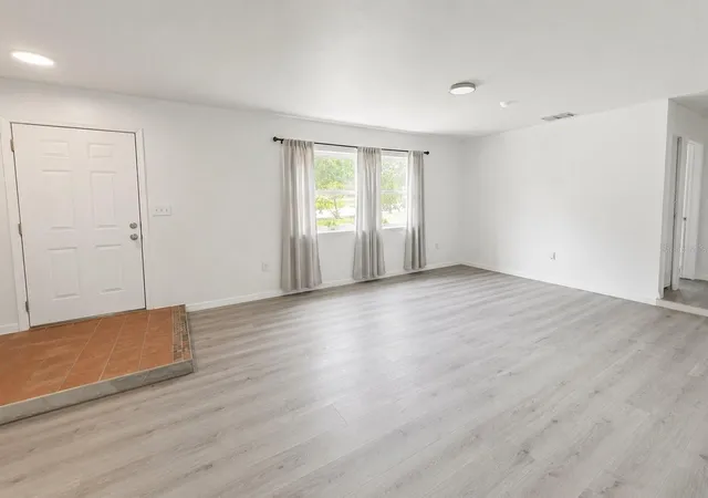 Photo 3 of Single family home for sale at 808 N 7th Street, Haines City, FL 33844 | MLS# O6437739 | Listing updated on 2026-09-01