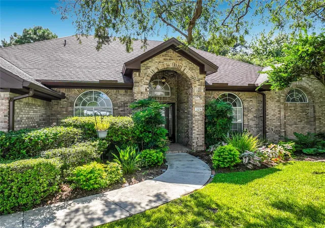 Photo 1 of Single family home for sale at 324 Remington Dr, Oviedo, FL 32765 | MLS# O6437743 | Listing updated on 2026-10-04