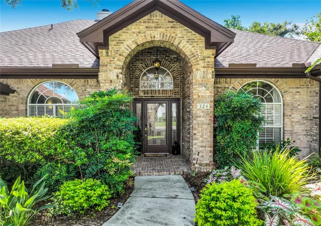 Photo 2 of Single family home for sale at 324 Remington Dr, Oviedo, FL 32765 | MLS# O6437743 | Listing updated on 2026-10-04