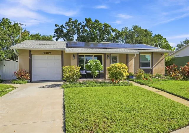Photo 1 of Single family home for sale at 8037 Powder Horn Cir, Largo, FL 33773 | MLS# TB8543900 | Listing updated on 2026-10-08