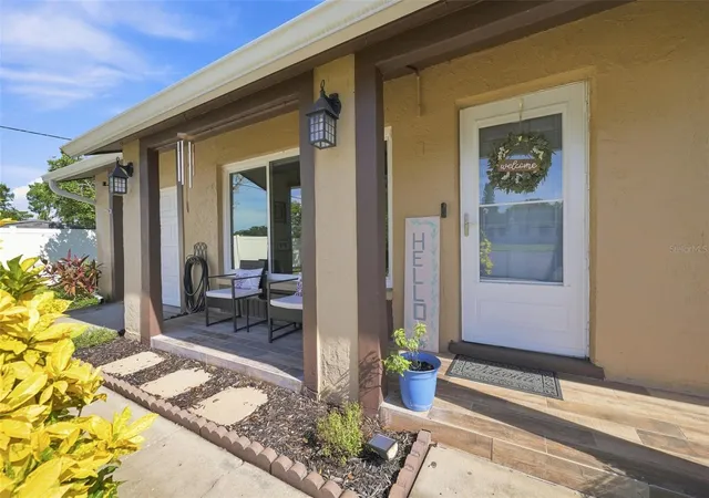 Photo 3 of Single family home for sale at 8037 Powder Horn Cir, Largo, FL 33773 | MLS# TB8543900 | Listing updated on 2026-10-08