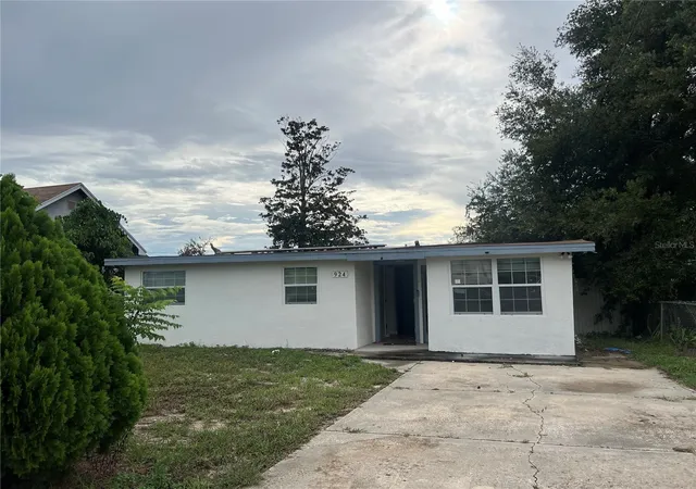 Photo 3 of Single family home for sale at 924 Ferndell Rd, Orlando, FL 32808 | MLS# O6437757 | Listing updated on 2026-09-08