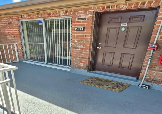 Photo 1 of Condo for sale at 2520 Caper Ln #204, Maitland, FL 32751 | MLS# O6437762 | Listing updated on 2026-09-05