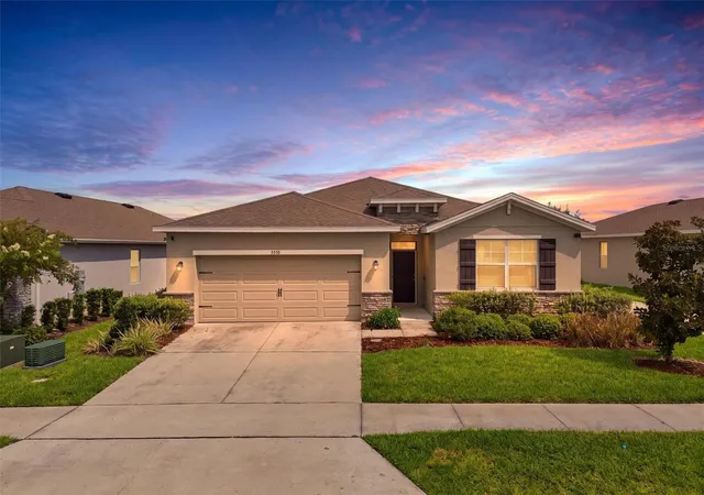 Photo 2 of Single family home for sale at 5310 Sunshine Dr, Wildwood, FL 34785 | MLS# TB8543940 | Listing updated on 2026-09-13