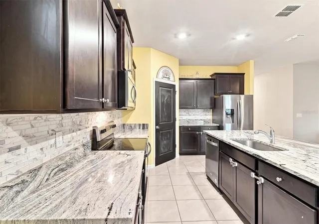 Photo 4 of Single family home for sale at 5310 Sunshine Dr, Wildwood, FL 34785 | MLS# TB8543940 | Listing updated on 2026-09-13