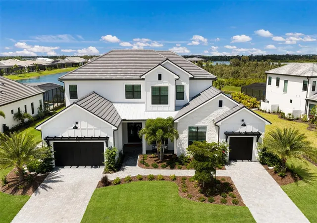 Photo 4 of Single family home for sale at 17129 Waterworks Ter, Venice, FL 34293 | MLS# A4704542 | Listing updated on 2026-09-12