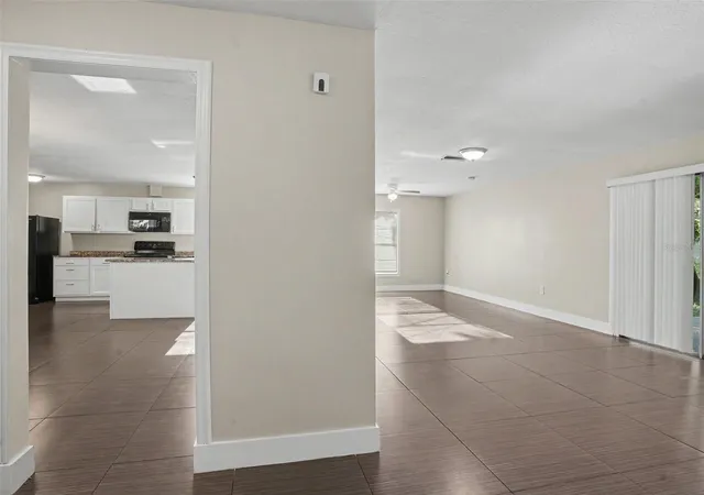 Photo 2 of Single family home for sale at 2938 Northbrook Ln, Lakeland, FL 33811 | MLS# O6437781 | Listing updated on 2026-09-02