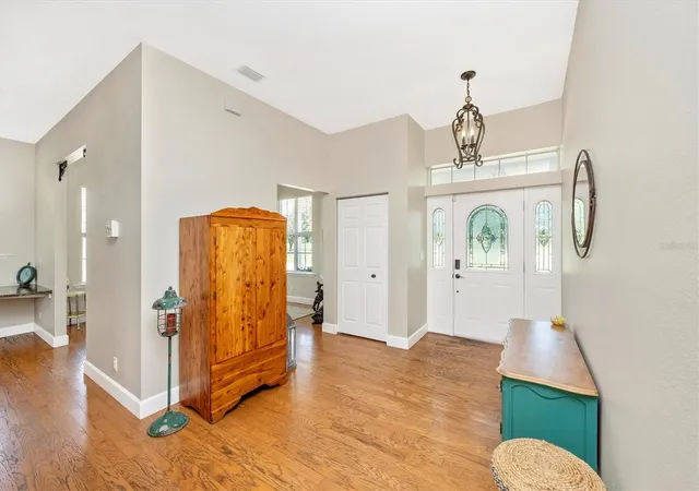 Photo 4 of Single family home for sale at 1901 Joshua Dr, Sarasota, FL 34240 | MLS# A4704550 | Listing updated on 2026-09-02