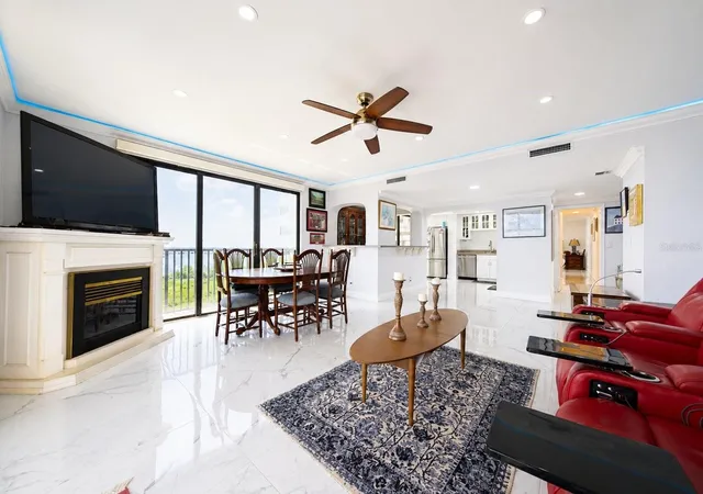 3rd image of 1501 Gulf Blvd #305, Clearwater Beach, FL 33767 | MLS# TB8543958