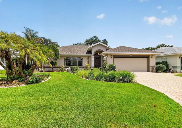 Photo 1 of Single family home for sale at 21526 King Henry Ave, Leesburg, FL 34748 | MLS# G5117191 | Listing updated on 2026-10-17
