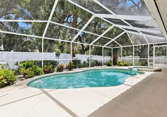Photo 2 of Sale Pending at 5016 River Lake Rd, Winter Haven, FL 33884 | MLS# P4939731 | Listing updated on 2026-09-14