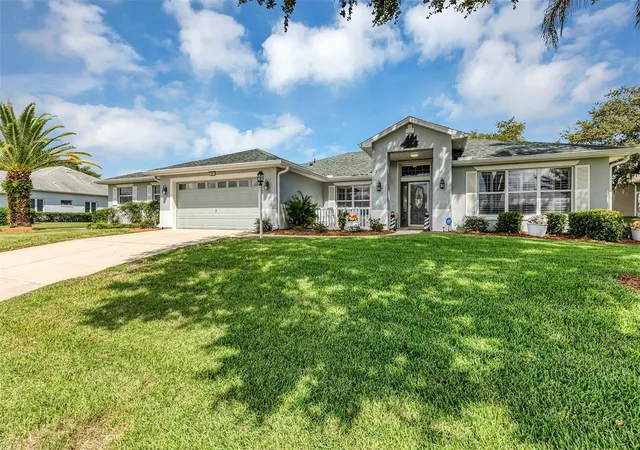 Photo 2 of Sale Pending at 3051 Keel Ct, Tavares, FL 32778 | MLS# V4951020 | Listing updated on 2026-09-14