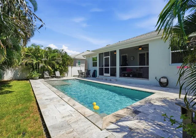 3rd image of 7859 40th Avenue N, Saint Petersburg, FL 33709 | MLS# TB8543968