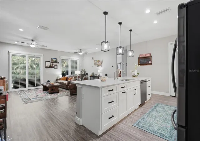 4th image of 7859 40th Avenue N, Saint Petersburg, FL 33709 | MLS# TB8543968
