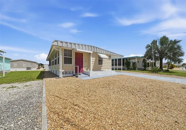 Photo 2 of Manufactured home for sale at 12110 Pawnee Dr, Hudson, FL 34667 | MLS# W7889063 | Listing updated on 2026-09-07