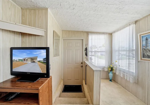 Photo 4 of Manufactured home for sale at 12110 Pawnee Dr, Hudson, FL 34667 | MLS# W7889063 | Listing updated on 2026-09-07