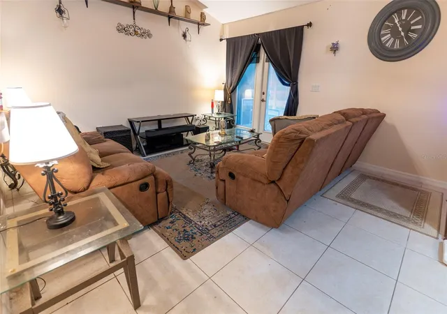 Listing Photo 4 - Condo for sale in building located at 2635 Ne 7Th St, Ocala, FL 34470 - Unit #102