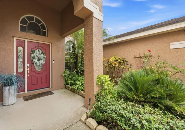 Photo 4 of Single family home for sale at 8518 Parrots Landing Dr, Tampa, FL 33647 | MLS# TB8543975 | Listing updated on 2026-09-05