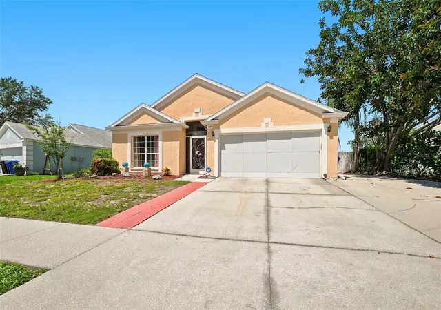 Photo 2 of Single family home for sale at 207 Lakeway Ln, Apollo Beach, FL 33572 | MLS# TB8543983 | Listing updated on 2026-09-01