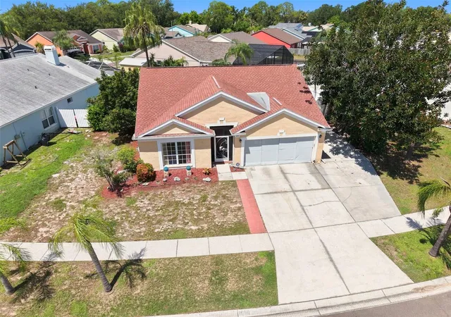 Photo 2 of Single family home for sale at 207 Lakeway Ln, Apollo Beach, FL 33572 | MLS# TB8543983 | Listing updated on 2026-09-01