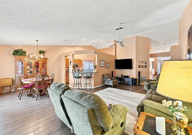 Photo 4 of Single family home for sale at 207 Lakeway Ln, Apollo Beach, FL 33572 | MLS# TB8543983 | Listing updated on 2026-09-01