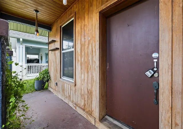 Photo 3 of Single family home for sale at 7203 N Navin Ave, Tampa, FL 33604 | MLS# TB8543984 | Listing updated on 2026-09-19